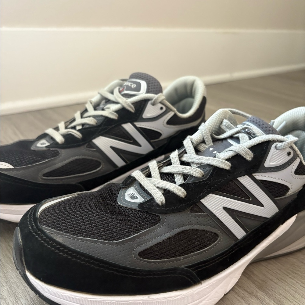 New Balance Men’s 990 v6 Black and Gray Made in USA Sneakers